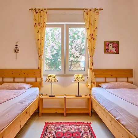 Apartment Nora Mit Zwei Schönen Doppelhaushälften, Meeresbrise 2 *