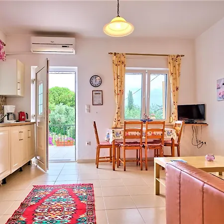 Nora Mit Zwei Schönen Doppelhaushälften, Meeresbrise 2 * Agios Spyridon (Corfu)